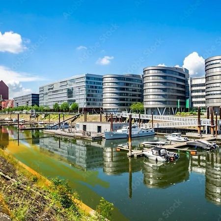 Onthepoint, Erdgeschoss, Abstellplatz Fuer Fahrraeder, City Und Innenhafen 5 Gehminuten!!! Duisburg Exterior photo